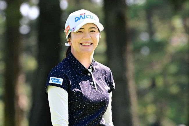 29歳女子ゴルファーが気づいてしまった「立ち方のクセ」 自分で公開