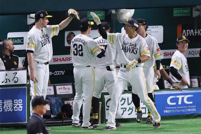 夢ではなかろうか」 ソフトバンク戦の始球式に登場する大物俳優に驚き