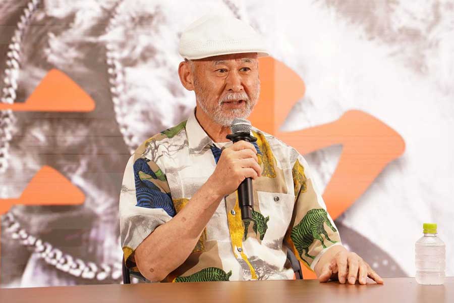 会見に出席した中屋廣隆チーフトレーナー【写真：澤田直人】