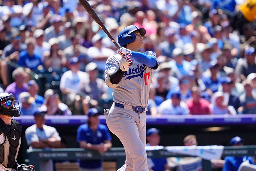 ロッキーズ戦で28号ソロを放ったドジャースの大谷翔平【写真:ロイター】