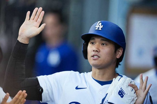 翔平のユニ風ニット？」 ド軍同僚の服装にファン注目、31歳誕生日の