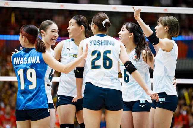 VNL女子バレーボール銅メダル3位ポーランドVSブルガリア直筆サイン入りボール バレー日本女子、世界3位の強豪ポーランド撃破 主将石川が22得点でパリ