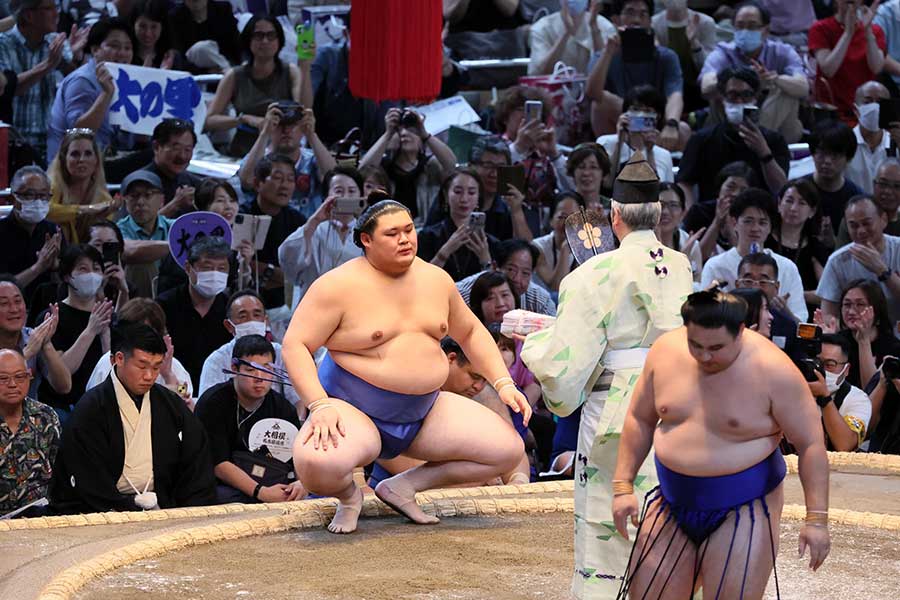 名古屋場所、新横綱の大の里は白星発進を決めた【写真:産経新聞社】