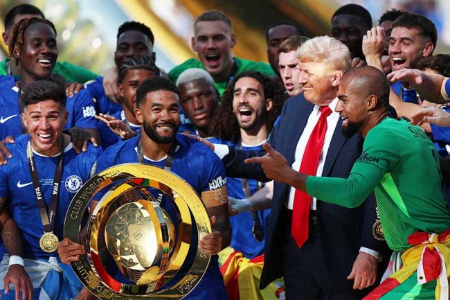 クラブW杯に突然現れた超VIPにSNS騒然 称えられた選手も「困惑していた