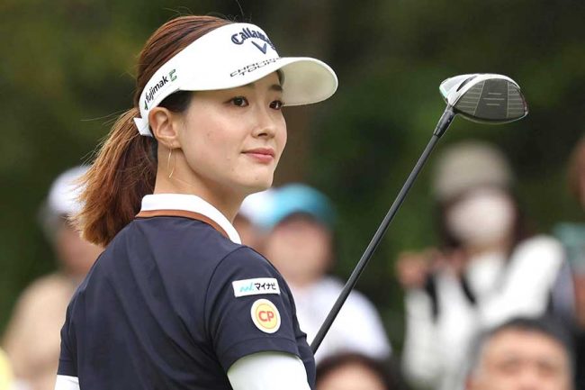 女子ゴルフ新人が赤面「あ、ちょっと待って…（笑）」 歓喜の舞から長蛇