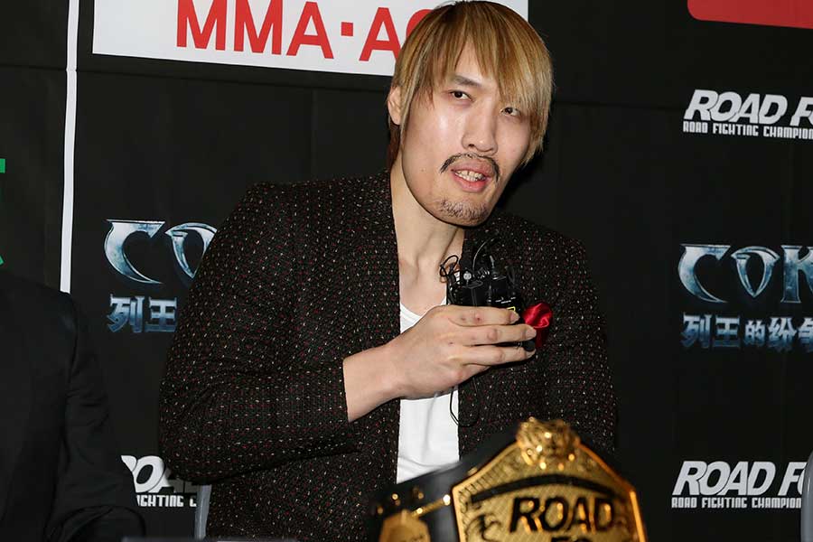 チェ・ホンマン氏（写真は2015年）【写真：YONHAP NEWS/アフロ】