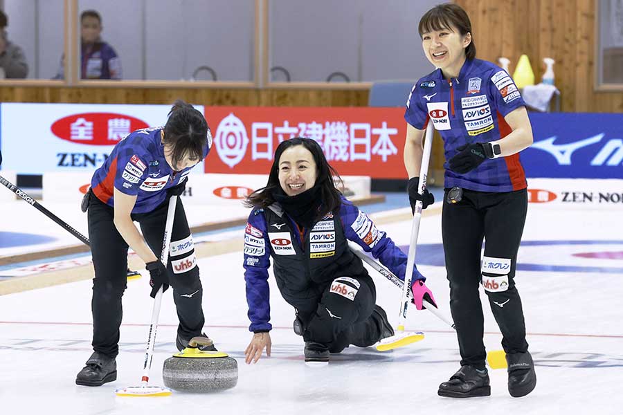 ロコ・ソラーレのメンバーたち【写真：産経新聞社】