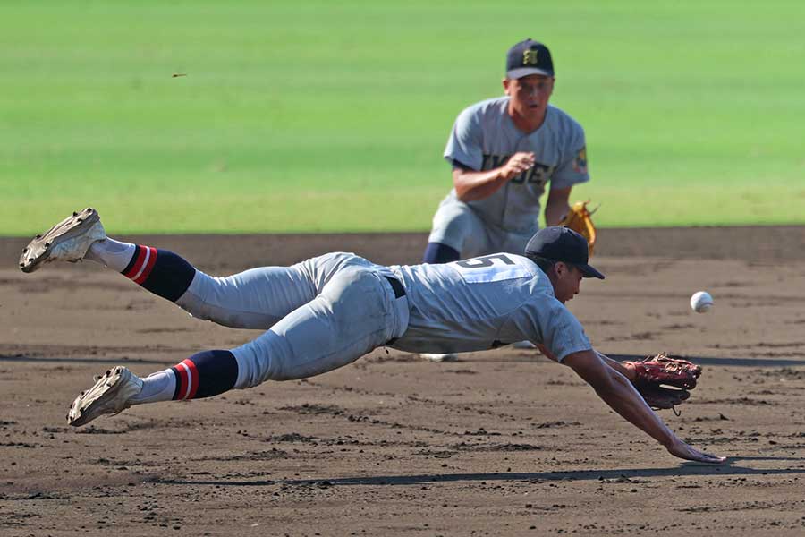 1回戦の鳥取城北―仙台育英で担架出動の事態【写真：産経新聞社】