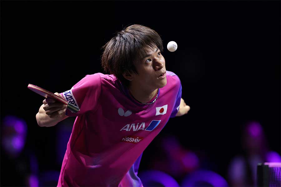 WTTチャンピオンズ横浜に出場している戸上隼輔【写真：長田洋平/アフロ】