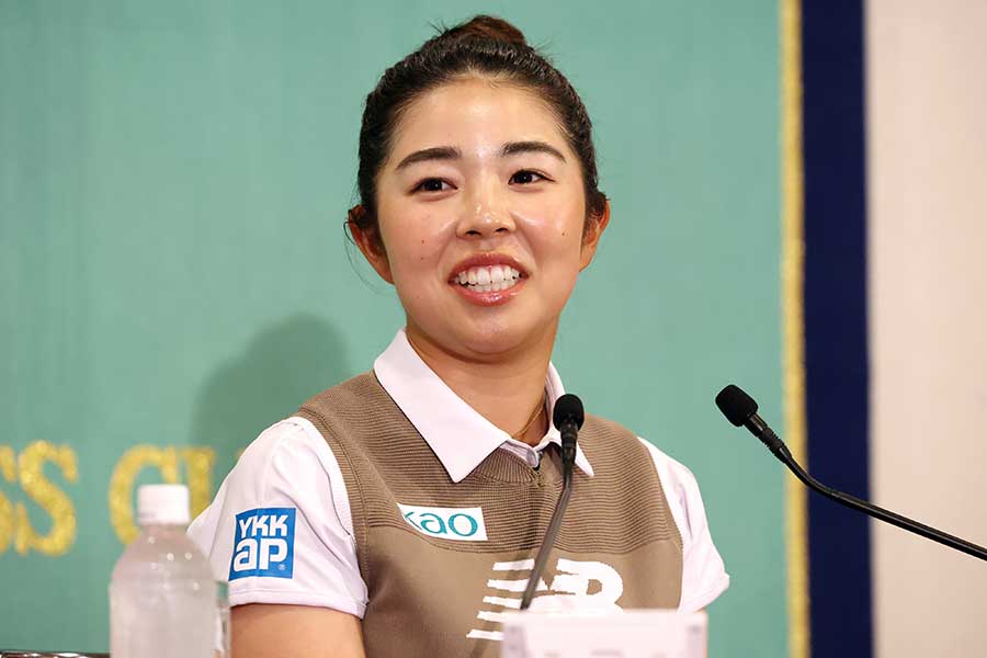 AIG全英女子オープンで優勝し、帰国した山下美夢有【写真：つのだよしお/アフロ】