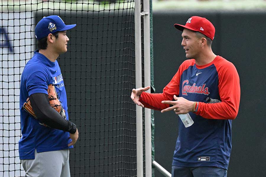 大谷翔平とラーズ・ヌートバー(右)【写真:AP/アフロ】