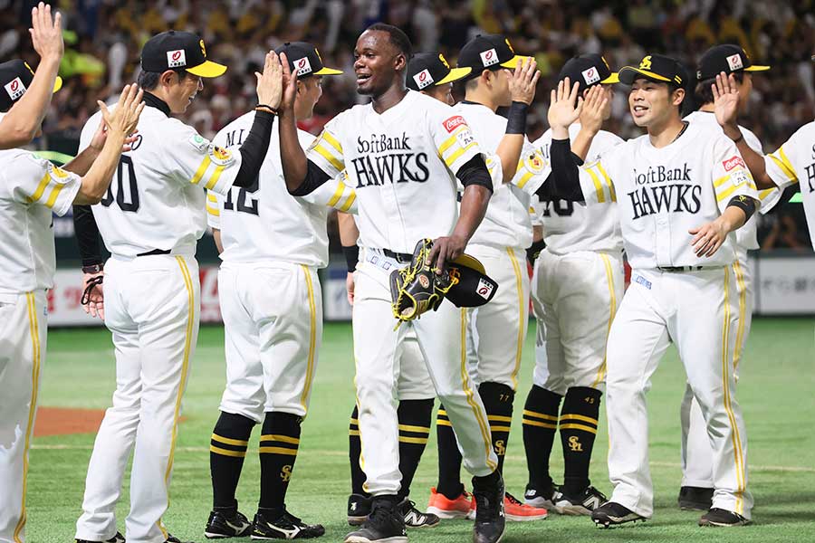 日本ハム戦で完封し、今季10勝目を挙げたソフトバンクのモイネロ【写真：産経新聞社】