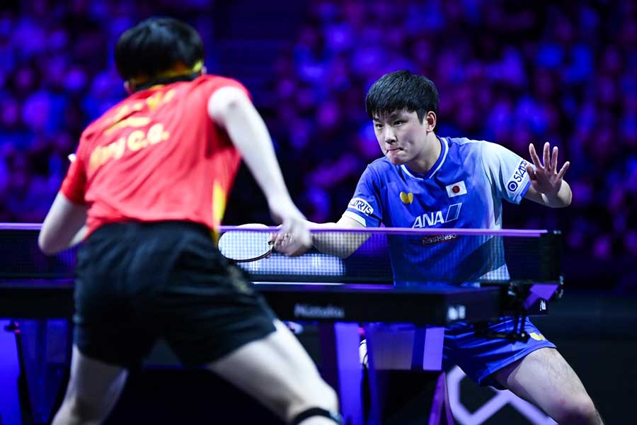 WTTチャンピオンズ横浜、中国の王楚欽を破って優勝した張本智和【写真：中戸川知世】