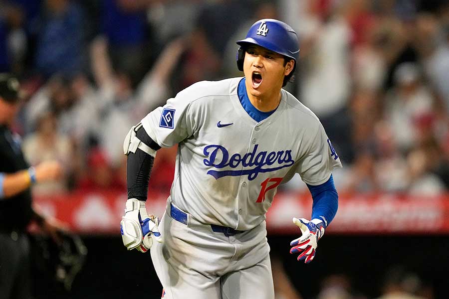 9回の第5打席で4試合連続となる43号を放ったドジャースの大谷翔平【写真：AP/アフロ】