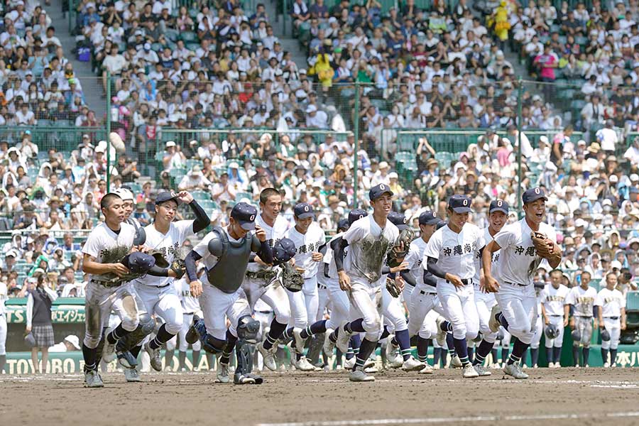 鳴門に勝利した沖縄尚学【写真：スポーツ報知/アフロ】