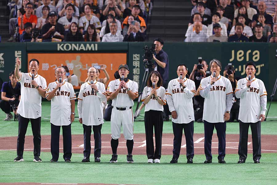 試合前、「プレイボール」とコールする王貞治さん、松井秀喜さん、原辰徳さんたち【写真：産経新聞社】