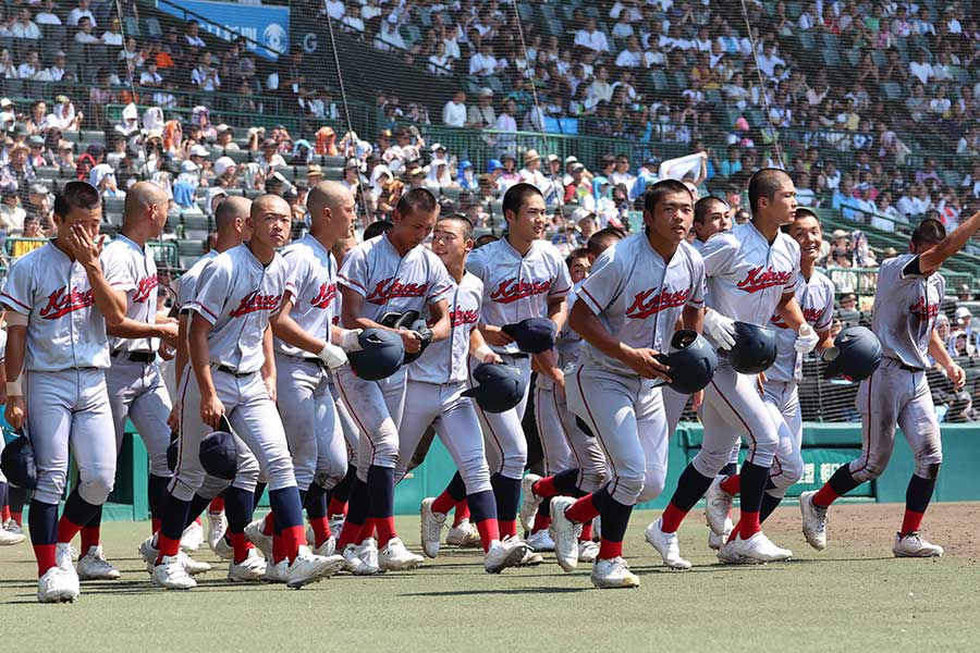 山梨学院に4-11で敗れた京都国際ナイン【写真：産経新聞社】