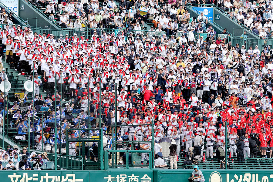 京都国際の応援スタンド【写真：スポーツ報知/アフロ】