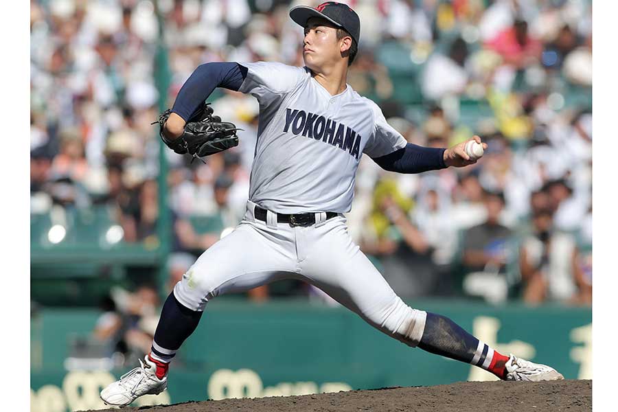 県岐阜商戦で登板した横浜の奥村頼人【写真：産経新聞社】