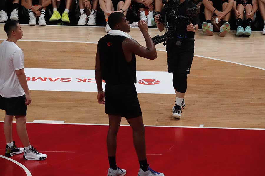 ワークアウト後には汗だくになっていた八村【写真：鉾久真大】