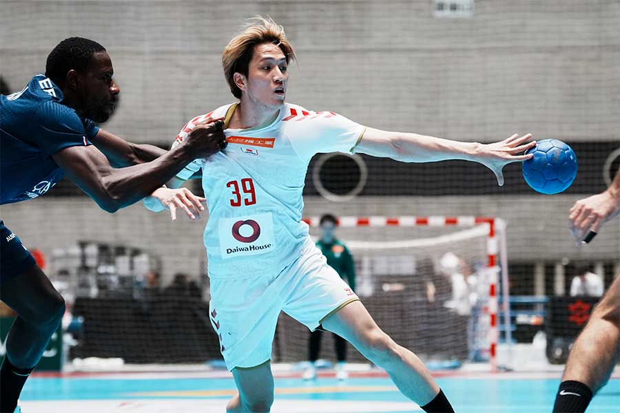 日本代表のCB藤坂尚輝【写真：中戸川知世】