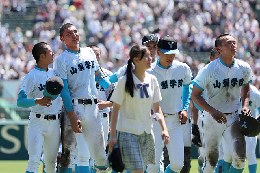 甲子園準決勝、沖縄尚学に敗れた山梨学院【写真：スポーツ報知/アフロ】