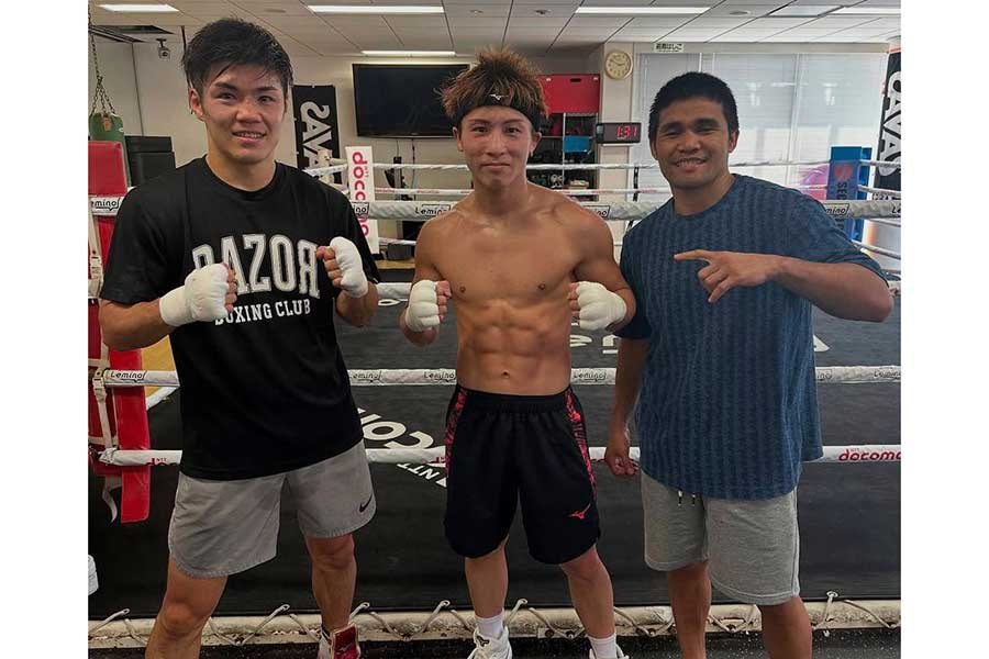 スパーリングを行った（左から）中野幹士、井上尚弥、マーロン・タパレス【写真：大橋ジム提供】