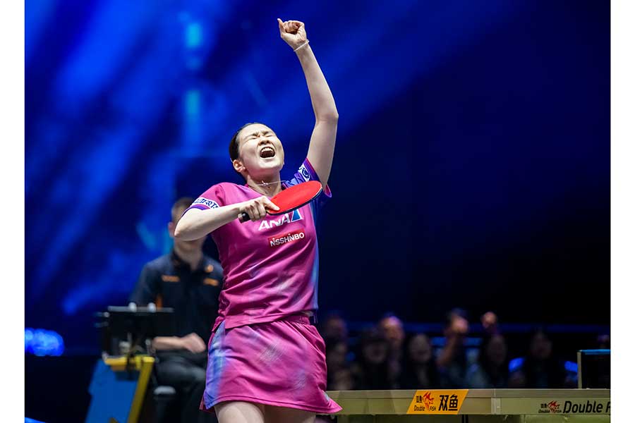 WTTヨーロッパスマッシュ3回戦で王芸迪を破って歓喜する橋本帆乃香【写真：TT News Agency/アフロ】