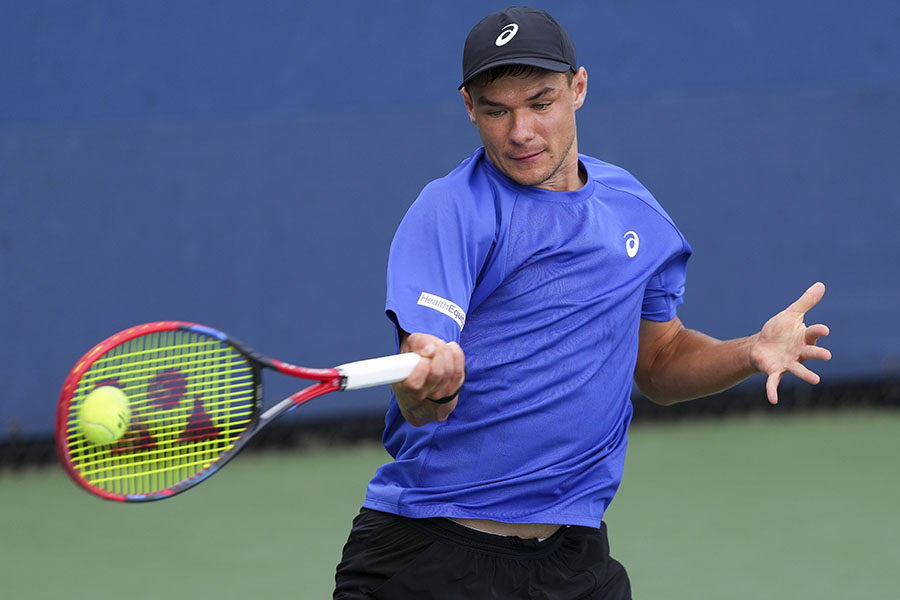 全米OP男子シングルス2回戦で勝利したカミル・マイクシャク【写真：AP/アフロ】