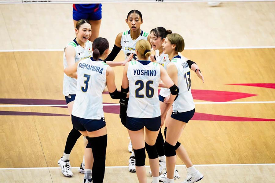 決勝トーナメント1回戦でタイに勝利したバレー女子日本代表【写真:Volleyball World提供】