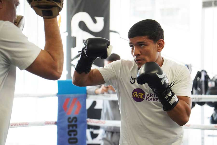 練習を公開したムロジョン・アフマダリエフ【写真：澤田直人】