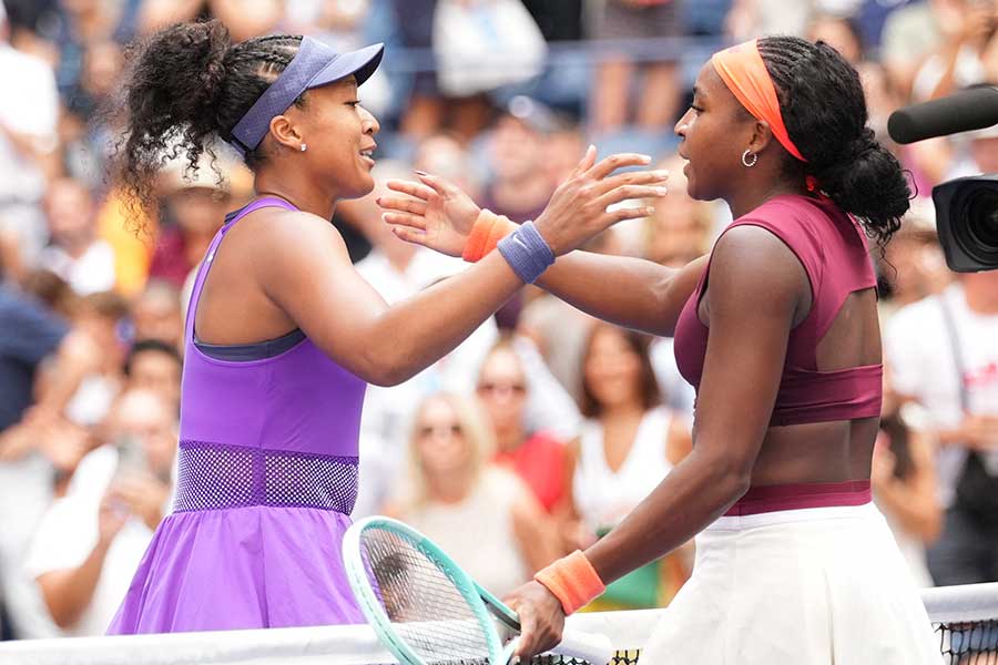 女子シングルス4回戦で大坂なおみと対戦したココ・ガウフ（右）【写真：ロイター】