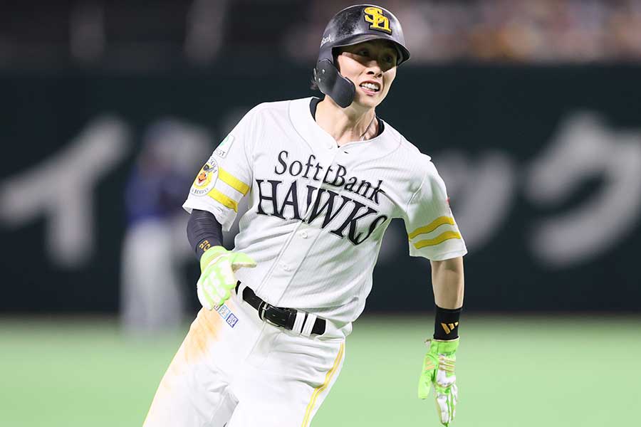 ソフトバンクの周東佑京【写真:産経新聞社】