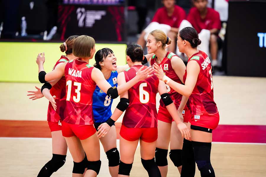 オランダと対戦したバレーボール女子日本代表【写真：Volleyball World提供】