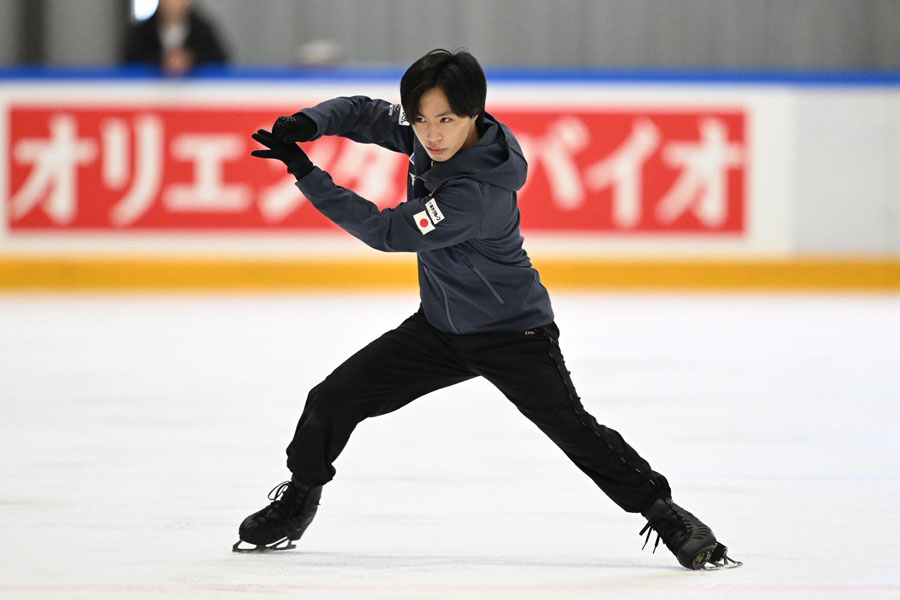 公式練習に臨んだ三浦佳生【写真：徳原隆元】