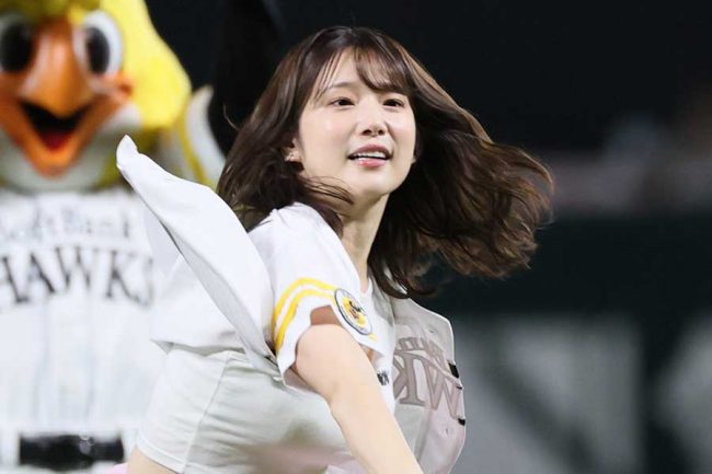 始球式に現れた