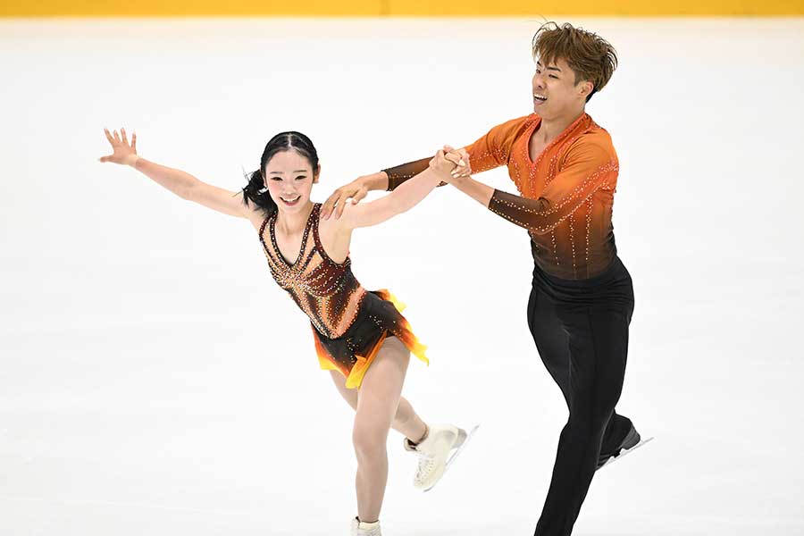 木下グループ杯ペアSPで演技を披露した長岡柚奈・森口澄士組【写真:徳原隆元】
