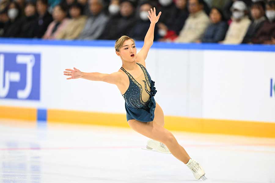 女子フリーで演技を披露する坂本花織【写真：徳原隆元】