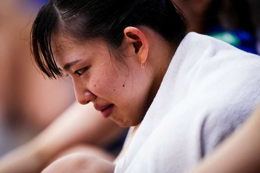 決勝進出ならず、試合後に涙を流した関菜々巳【写真:Volleyball World提供】