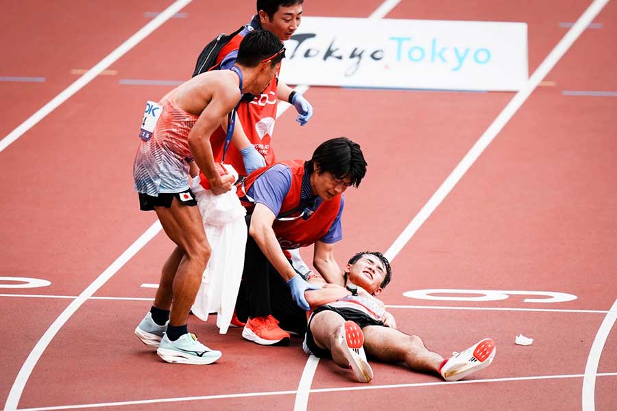 ゴール後に倒れる川野将虎【写真:中戸川知世】