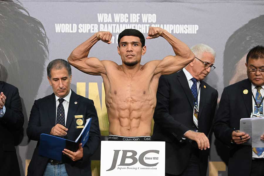 前日計量を行ったムロジョン・アフマダリエフ【写真:徳原隆元】