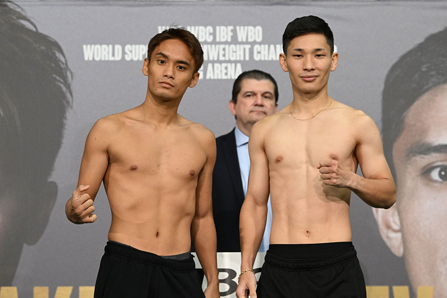 前日計量に臨んだ高田勇仁（左）と松本流星【写真：徳原隆元】