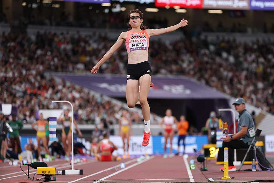 女子走り幅跳びの秦澄美鈴【写真：ロイター】