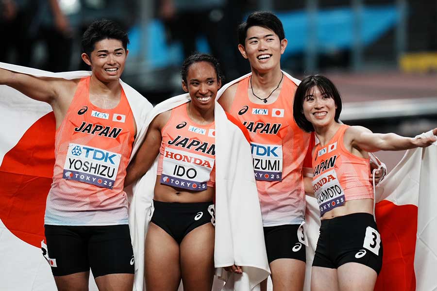 混合4×400メートルリレーで8位となった日本代表【写真：中戸川知世】