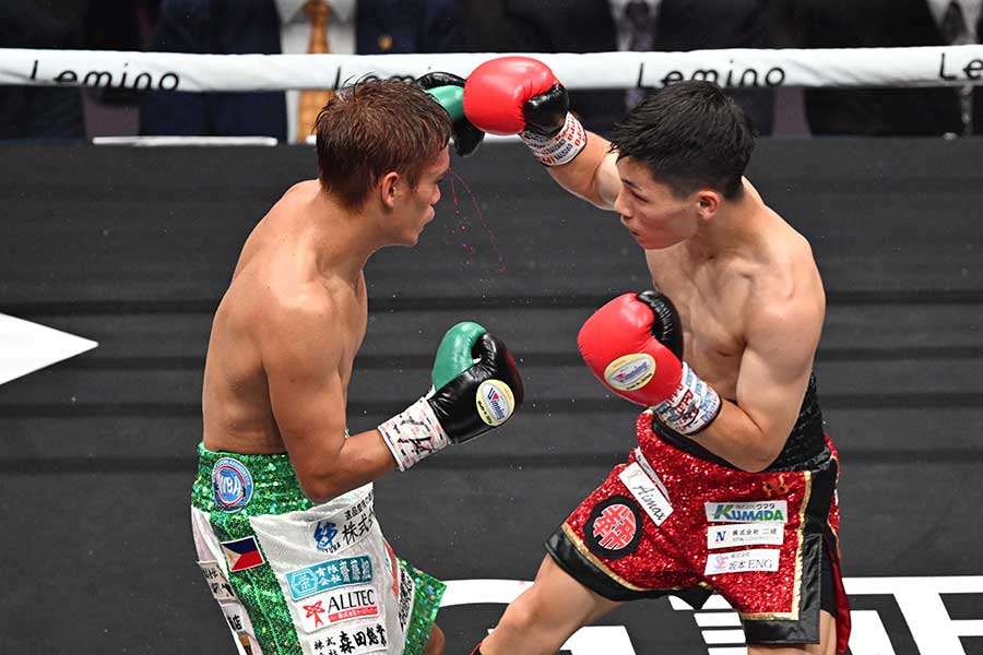 高田勇仁VS松本流星【写真:徳原隆元】