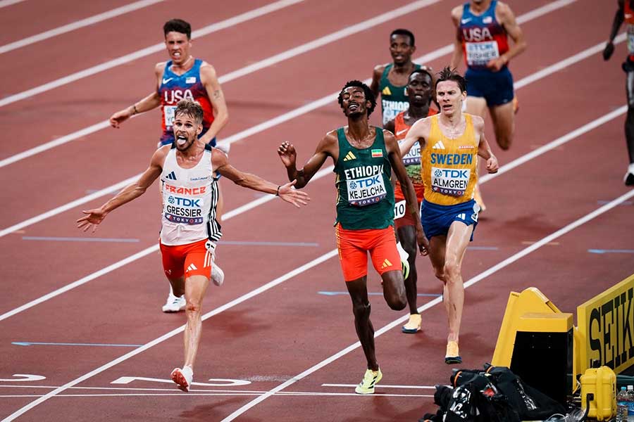 男子1万メートル決勝で優勝したジミー・グレシエ【写真:中戸川知世】