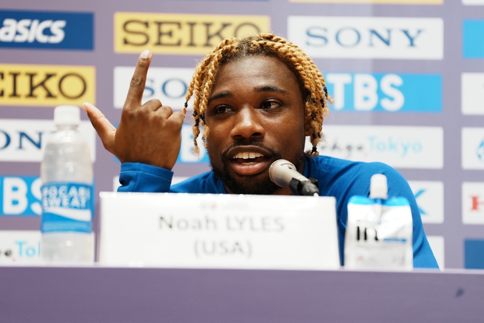 男子100メートルのメダリスト会見で熱弁するノア・ライルズ【写真:中戸川知世】