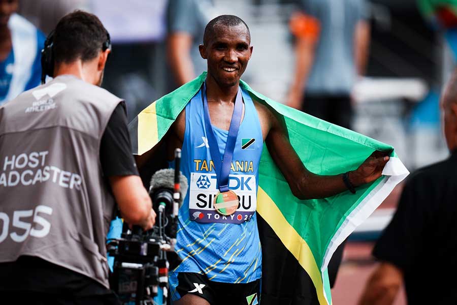 男子マラソン、金メダルを獲得したシンブ【写真：中戸川知世】