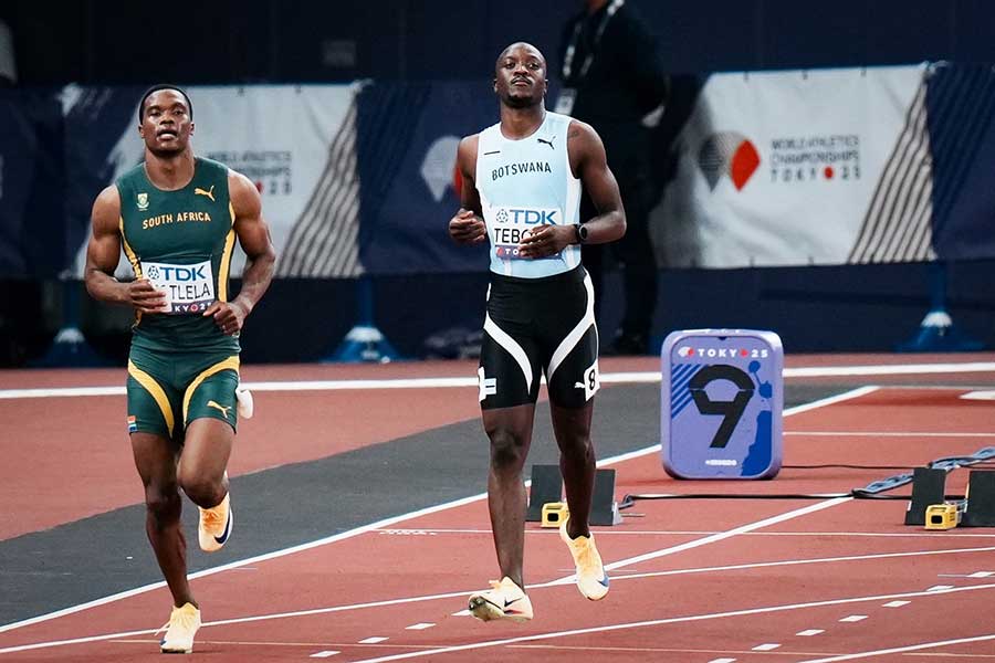 男子100メートル決勝、フライングで失格となったテボゴ【写真：中戸川知世】