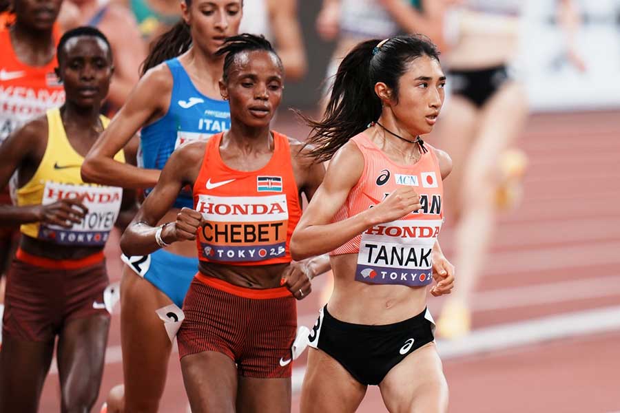 女子5000メートル予選に出場した田中希実(先頭)【写真:中戸川知世】